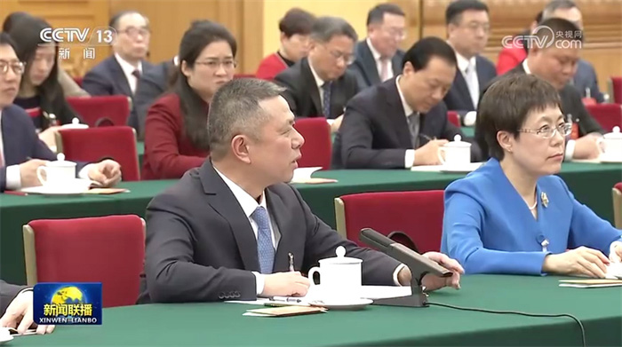 高纪凡:总书记对基层代表这么关心,一下子就认出了我,让我倍受鼓舞